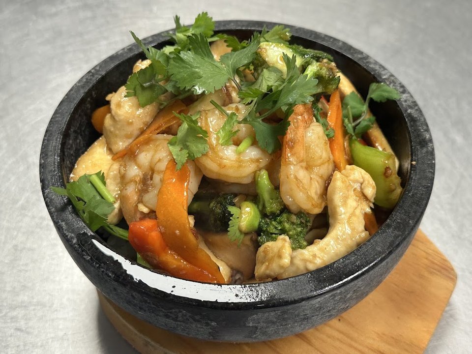 Clay Pot Rice w Chicken and Shrimp