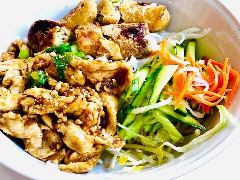 Grilled Chicken Vermicelli Bowl